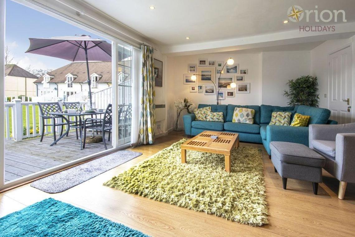 Isis Lakes 84 - Tortola Lodge เซาธ์เซอร์นีย์ ภายนอก รูปภาพ